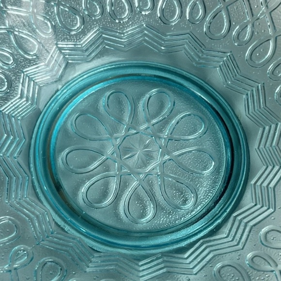 Vintage 8” Jefferson Blue Opalescent Art Glass Ruffled Bowl “Many Loops” - Picture 4 of 5